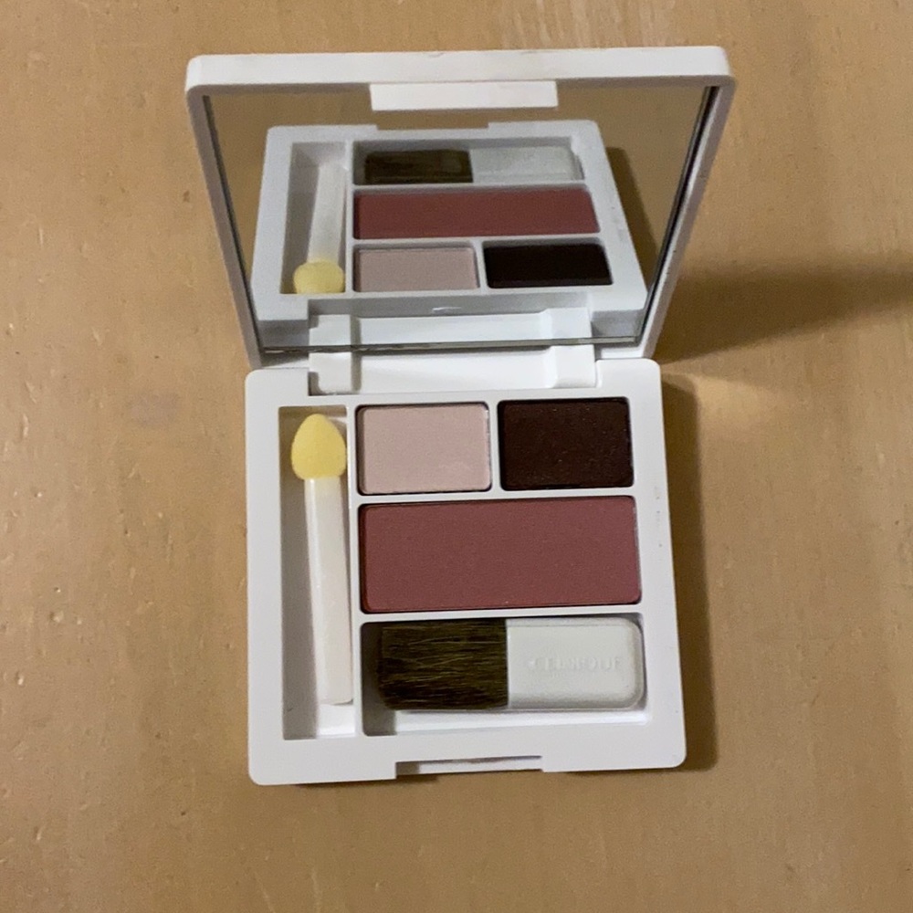 Host Pick! Clinique Eyeshadow & Blush Duo